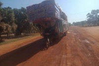 ក្រោយពីផ្ទុះជំងឺ វីរុកូណា លោកសៅ វណ្ណាមេប៉ុស្តិ៍ច្រកទ្វេភា គ្គីតំបន់ដូងបិទព្រំដែបានមួយរយះឥឡូវ មេឈ្មួញវៀតណាម និងមេឈ្មួញខ្មែរសម្រុកដឹកទំនិញចូលមក ខ្មែរលើសដើម !