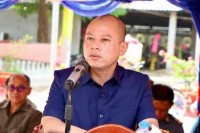 អភិបាលខេត្តស្វាយរៀង ចែកវិញ្ញាបនបត្រសម្គាល់ម្ចាស់អចលនវត្ថុចំនួន ៤,៤១៥ប័ណ្ណ ជូនដល់បងប្អូនប្រជាពលរដ្ឋនៅស្រុកស្វាយទាប