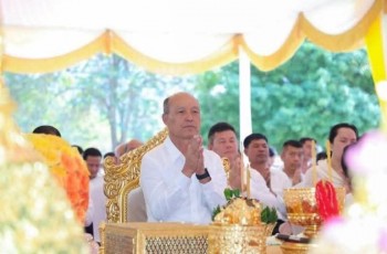 បុណ្យផ្កាប្រាក់សាមគ្គី កងរាជអាវុធហត្ថ ដើម្បីប្រមូលបច្ច័យកសាងព្រះវិហារ វត្តគគីរ ស្រុករមាសហែក  ខេត្តស្វាយរៀង