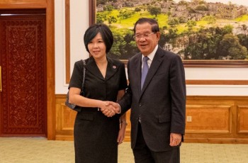 សម្តេចតេជោ ហ៊ុន សែន អនុញ្ញាតឱ្យ លោកជំទាវ Teo Lay Cheng ឯកអគ្គរដ្ឋទូតសិង្ហបុរី ចូលជួបសម្តែងការគួរសម
