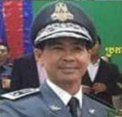 លោក ហេង សំបូរ​មេ​គយ​ខេត្ត​កំពត​និង​លោក យី ថុល​មេ​គយ​ច្រក​ព្រែក​ចាក​ពួតដៃគ្នា​ប្រព្រឹត្ត​អំពើ​ពុករលួយ​កាន់តែខ្លាំង​