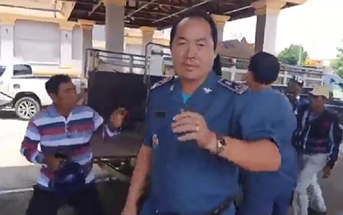 លោក​ យី ថុល ​ប្រធានការិយាល័យ​គយច្រកព្រែកចាក​ប្រព្រឹត្តអំពើពុករ​លួយកាន់តែ​ខ្លាំង