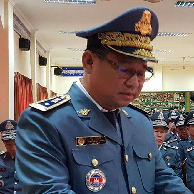 លោក យូ ហេង ប្រធាន​សាខាគយ​ខេត្ត​បាត់ដំបង​ប្រើ​ឈ្មោះ​លោក គុណ ញឹម អគ្គនាយក​គយ​និង​មេ​គយ​ធំៗ​មួយចំនួន​មក​បិទបាំង​អំពើពុករលួយ​របស់​ខ្លួន​ជាច្រើន​ឆ្នាំ​មកហើយ​