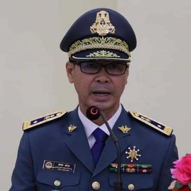 លោក ហេង សំបូរ ប្រធាន​សាខាគយ​ខេត្ត​ស្វាយរៀង បណ្តោយ​ឲ្យ​លោក ឃុត សា​លីន មេ​គយ​ច្រក​បុស​មន ធ្វើ​អ្វីៗ​តាម​អំពើ​ចិត្ត​មិន​ញញើតនឹង​ច្បាប់​ប្រឆាំង​អំពើពុករលួយ .!