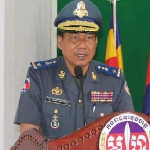 មេ​ឈ្មួញ​យួន​ឈ្មោះ តា​វី ប្រមូល​ទិញ​ឈើ​ខុសច្បាប់​ក្នុងស្រុក​កែវ​សីមា ដឹកជញ្ជូន​ឆ្លងកាត់​ស្រុក​ស្នួល ចេញ​ទៅ​លក់​ស្រុក​យួន​ទាំង​យប់​ទាំង​ថ្ងៃ​.?